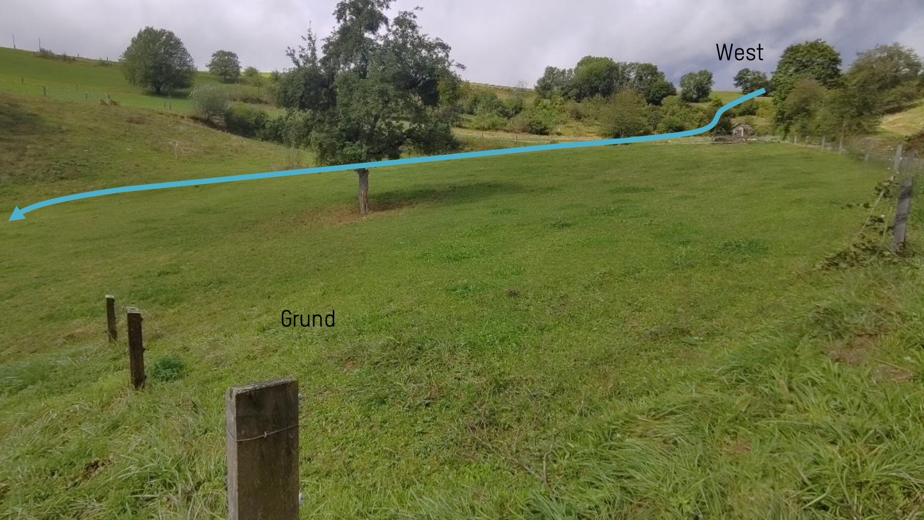 Blick auf Parzelle Grund und in Geländekammer West @EmchBerger